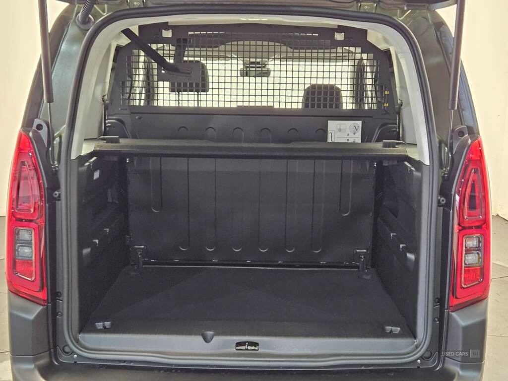  2025 Citroen Berlingo Multispace 1.5BHDI 130HP PLUS + MAX EAT8 AUTO