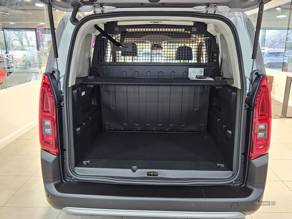  2025 Citroen Berlingo Multispace 1.5BHDI 130HP PLUS + MAX EAT8 AUTO