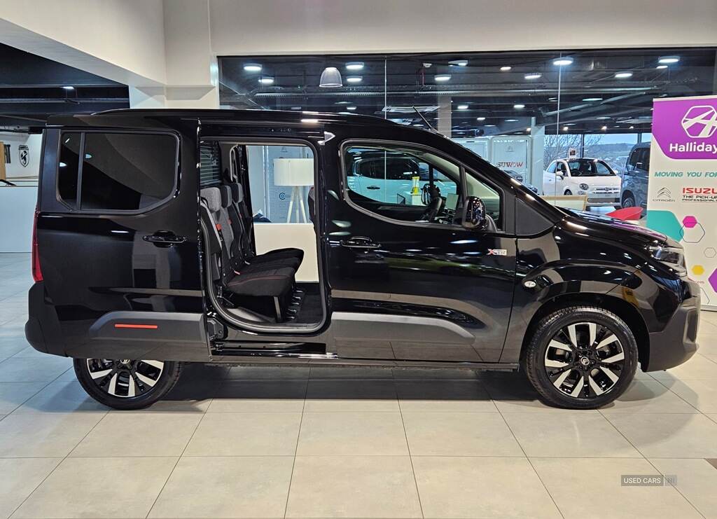  2025 Citroen Berlingo Multispace 1.5BHDI 130HP PLUS + MAX EAT8 AUTO
