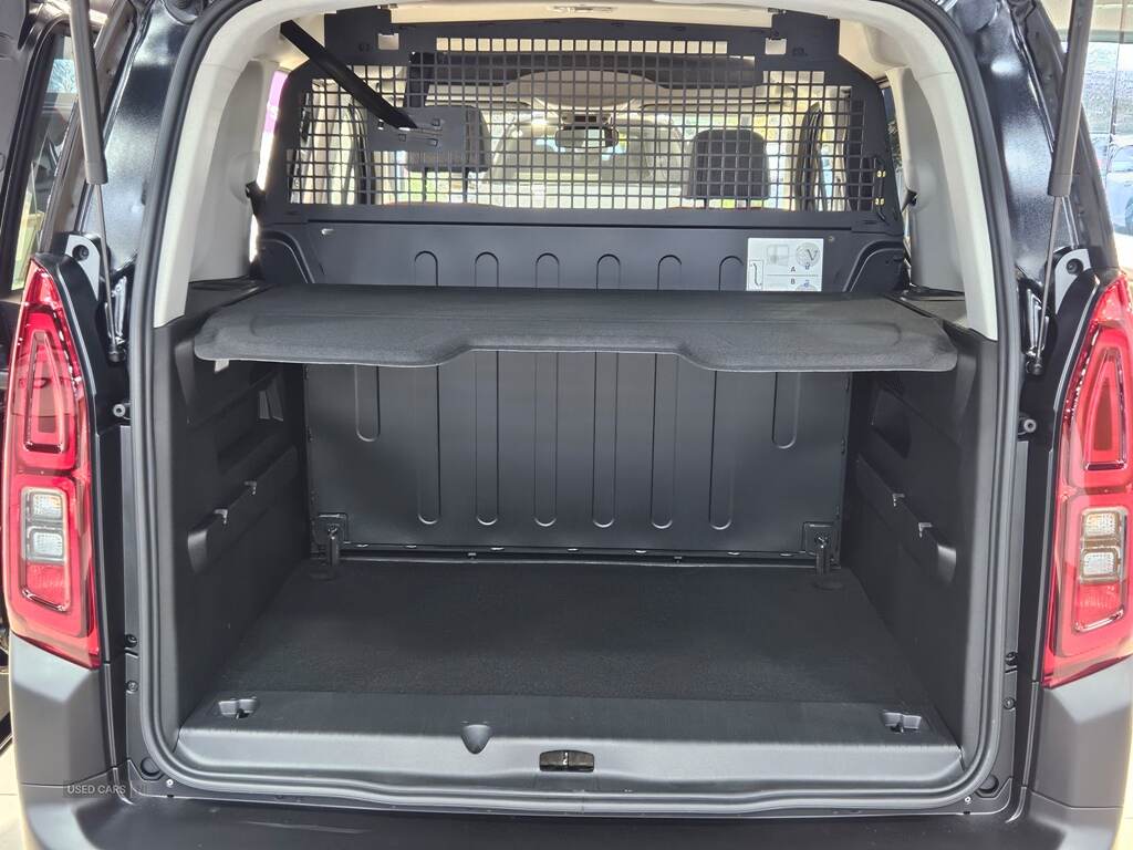  2025 Citroen Berlingo Multispace 1.5BHDI 130HP PLUS + MAX EAT8 AUTO