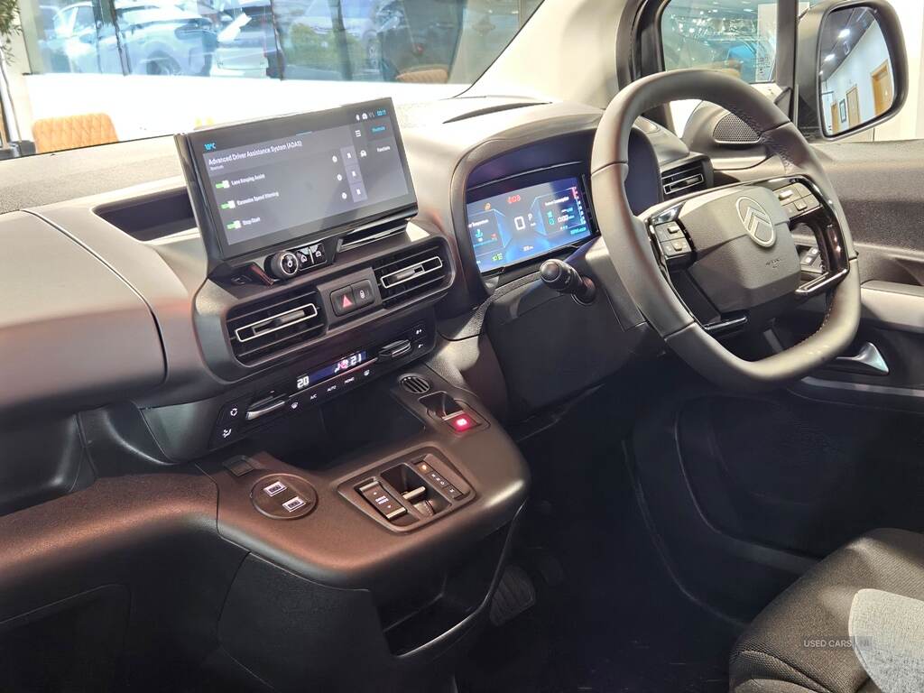  2025 Citroen Berlingo Multispace 1.5BHDI 130HP PLUS + MAX EAT8 AUTO