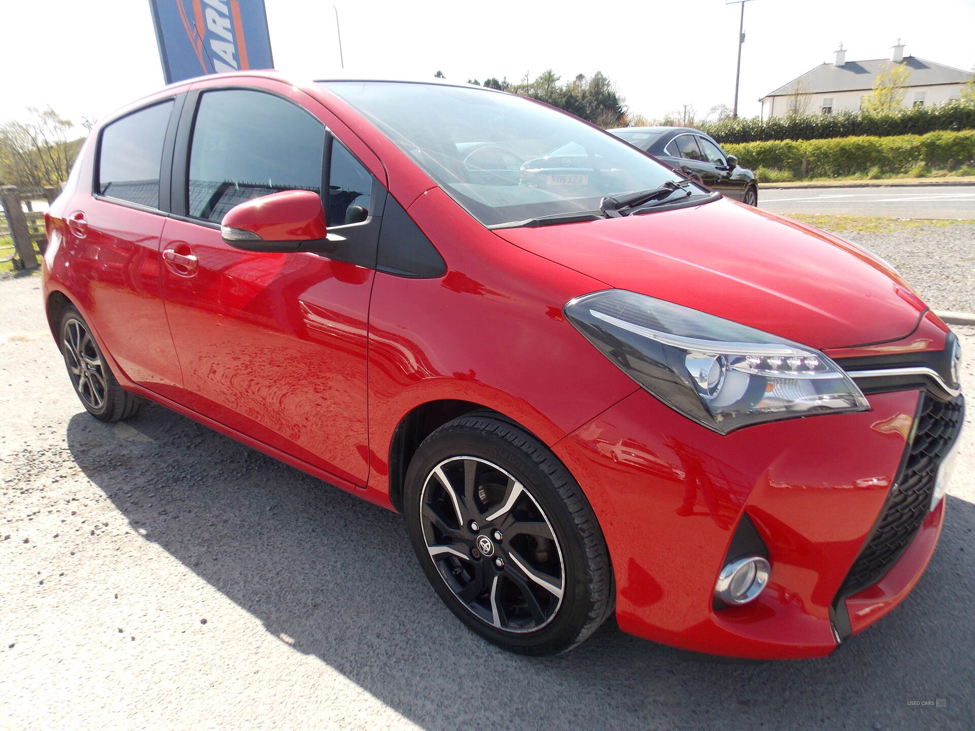 Apr 2015 Toyota Yaris 1.33 VVT-i Sport 5dr