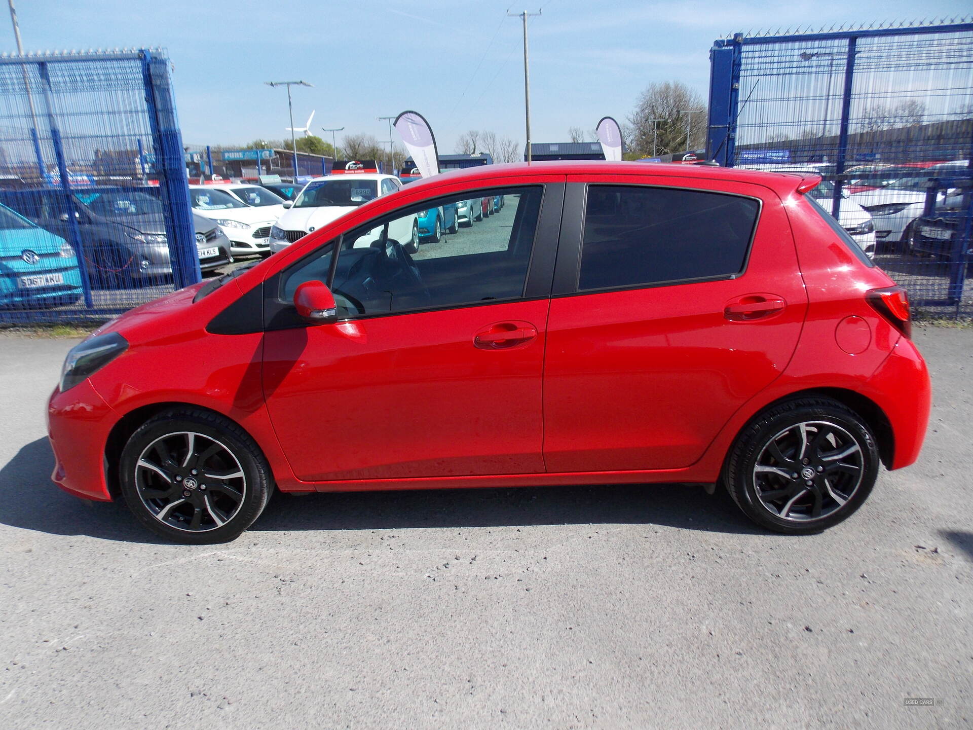 Apr 2015 Toyota Yaris 1.33 VVT-i Sport 5dr
