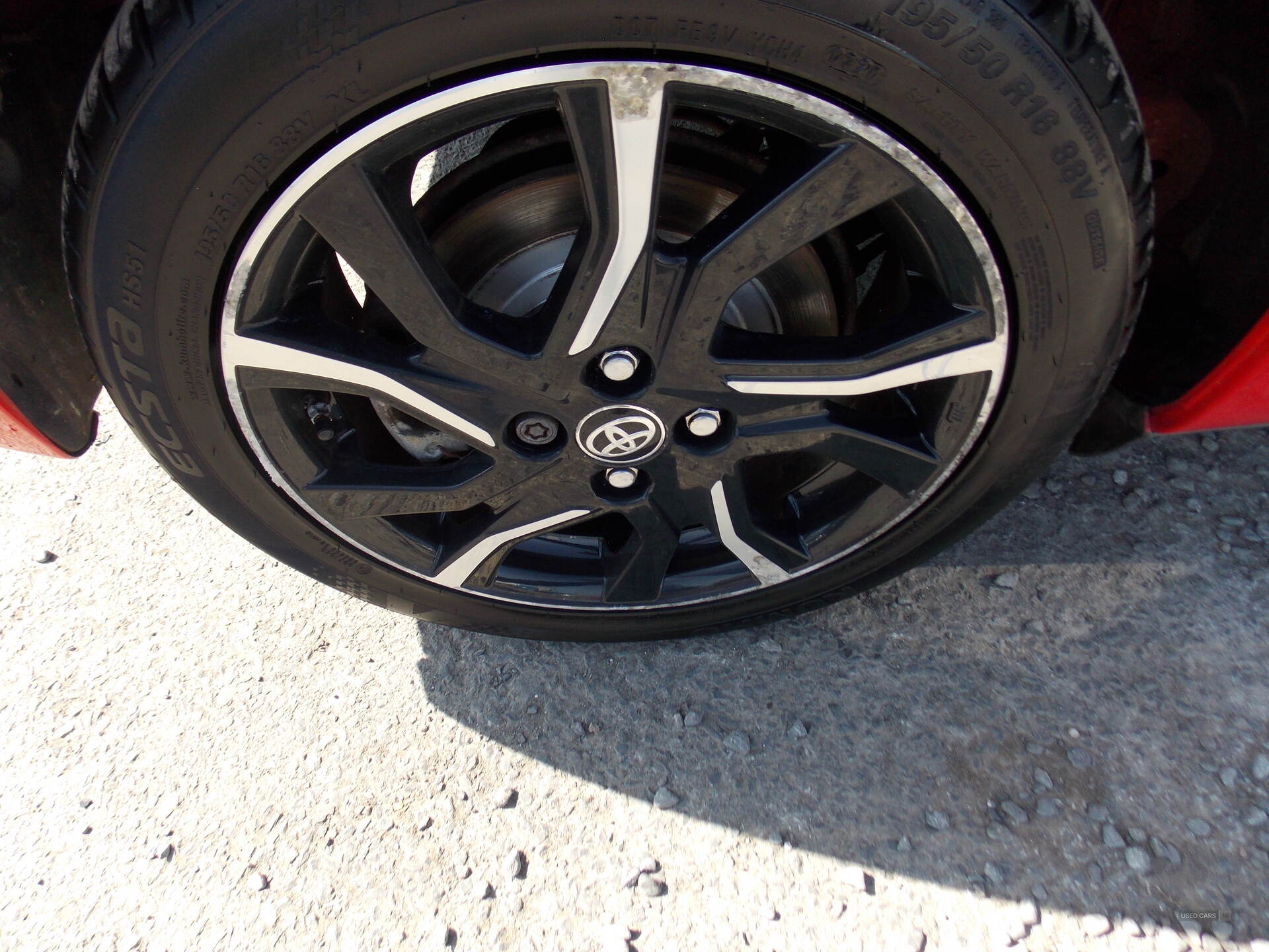 Apr 2015 Toyota Yaris 1.33 VVT-i Sport 5dr