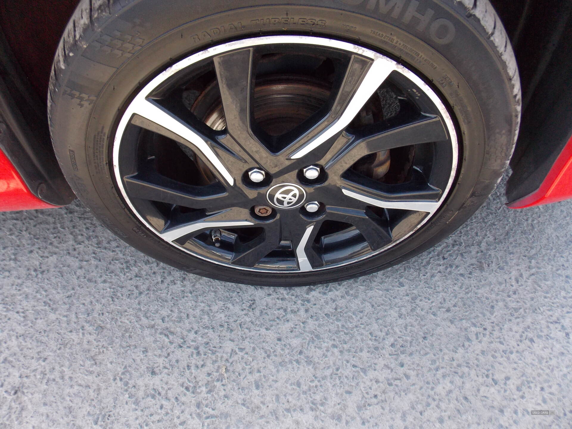 Apr 2015 Toyota Yaris 1.33 VVT-i Sport 5dr