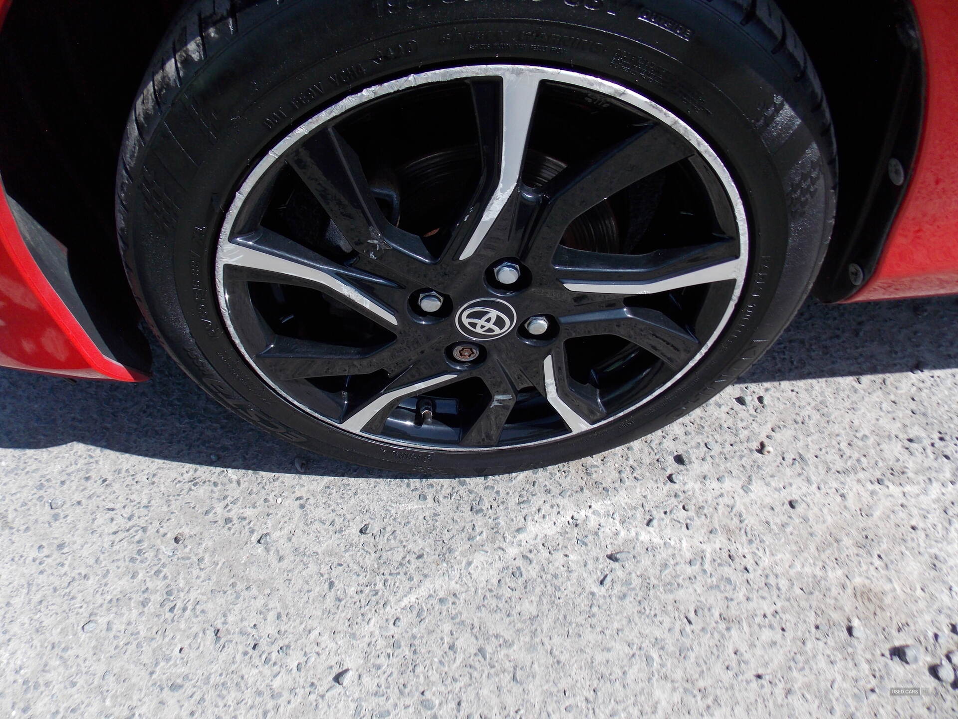Apr 2015 Toyota Yaris 1.33 VVT-i Sport 5dr