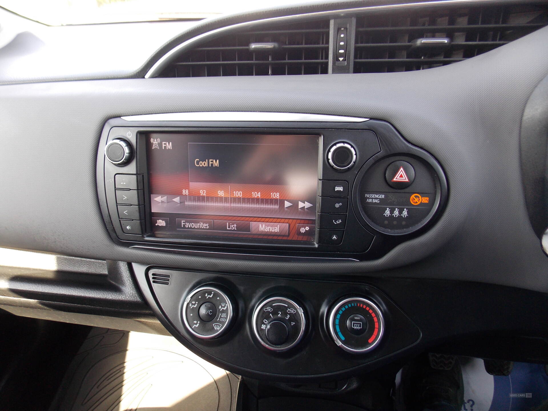 Apr 2015 Toyota Yaris 1.33 VVT-i Sport 5dr