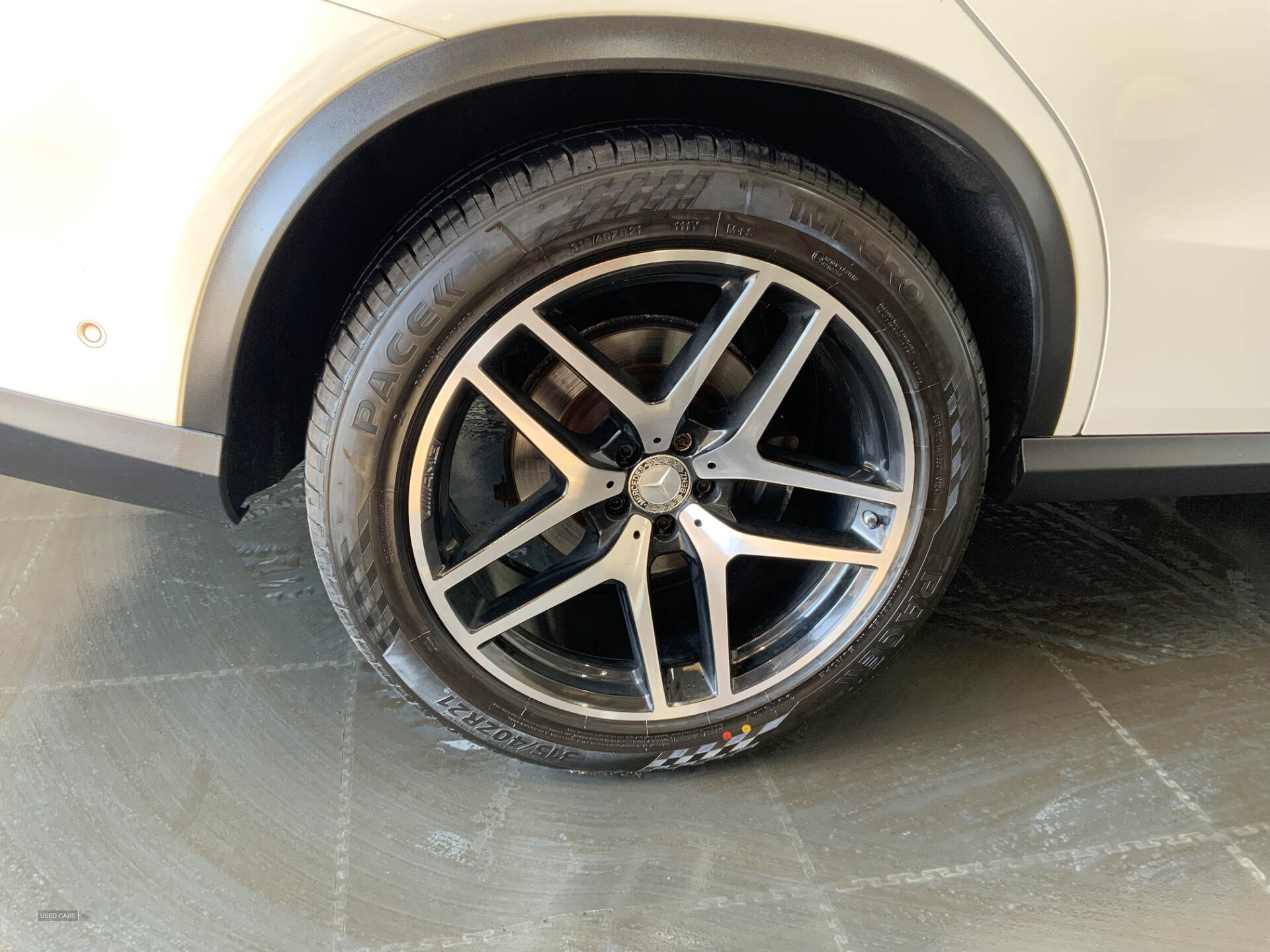 Dec 2016 Mercedes GLE-Class GLE 350d 4Matic AMG Line 5dr 9G-Tronic