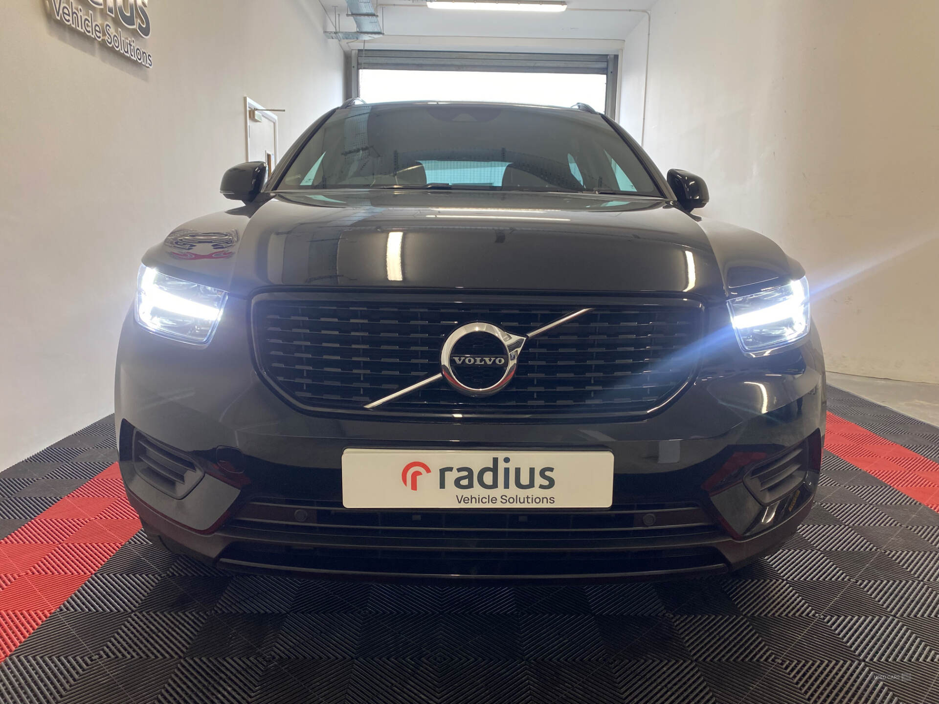 Apr 2022 Volvo XC40 1.5 T3 [163] R DESIGN 5dr Geartronic