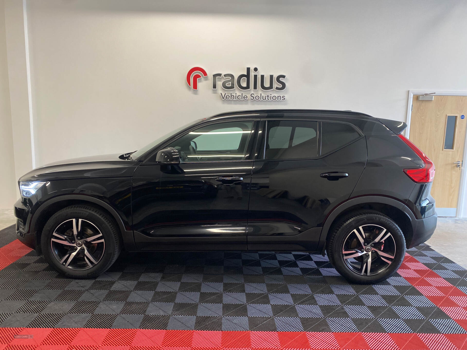 Apr 2022 Volvo XC40 1.5 T3 [163] R DESIGN 5dr Geartronic