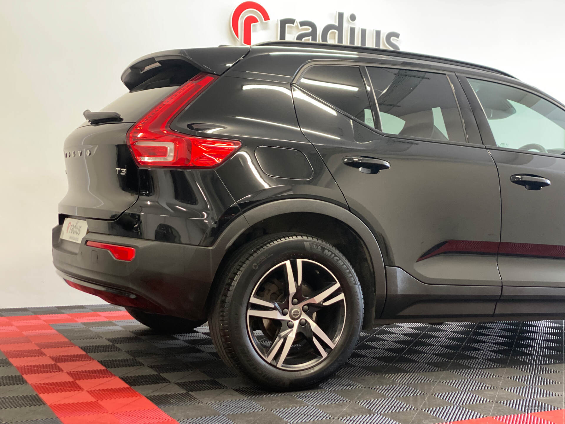 Apr 2022 Volvo XC40 1.5 T3 [163] R DESIGN 5dr Geartronic