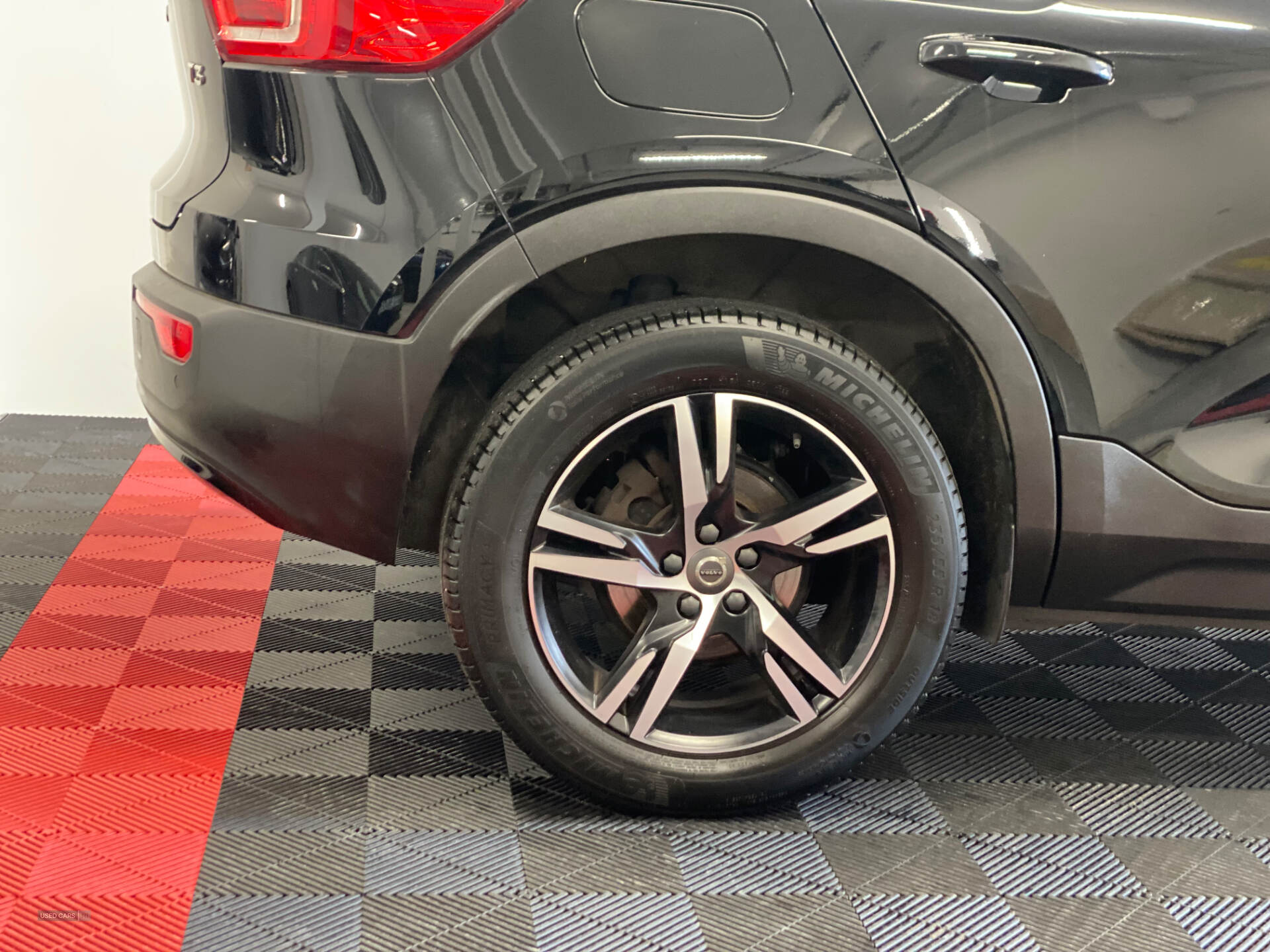 Apr 2022 Volvo XC40 1.5 T3 [163] R DESIGN 5dr Geartronic