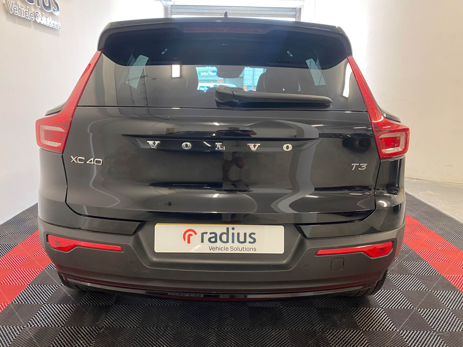 Apr 2022 Volvo XC40 1.5 T3 [163] R DESIGN 5dr Geartronic