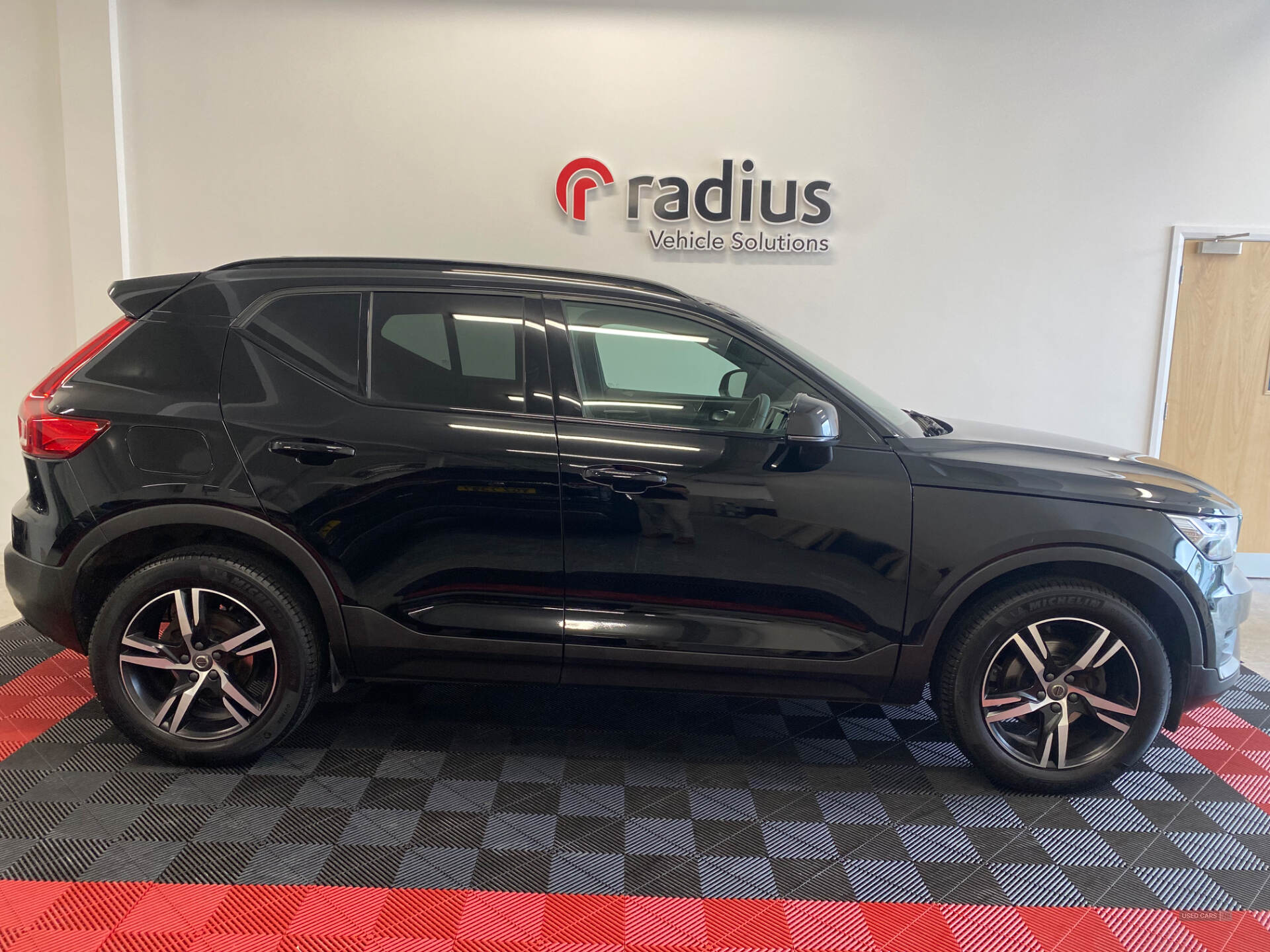 Apr 2022 Volvo XC40 1.5 T3 [163] R DESIGN 5dr Geartronic