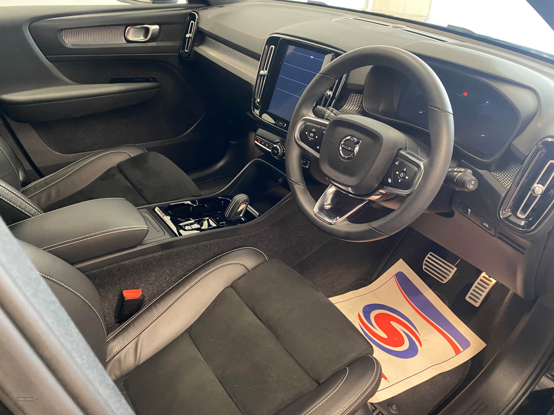 Apr 2022 Volvo XC40 1.5 T3 [163] R DESIGN 5dr Geartronic