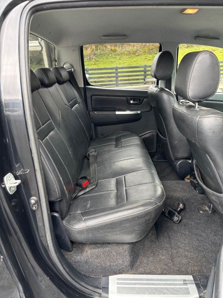 Jun 2014 Toyota Hi-lux Invincible D/Cab Pick Up 3.0 D-4D 4WD 171