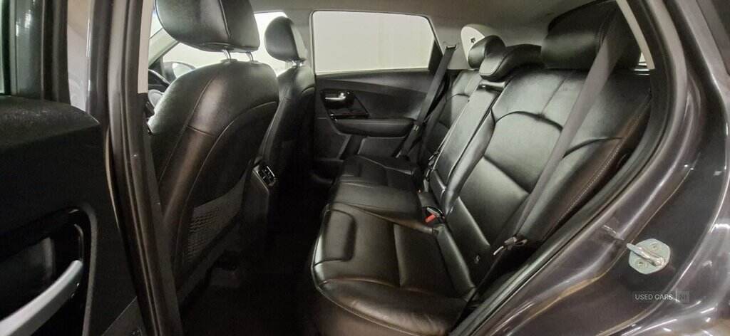 Oct 2019 Kia Niro 1.6 GDi Hybrid 3 5dr DCT