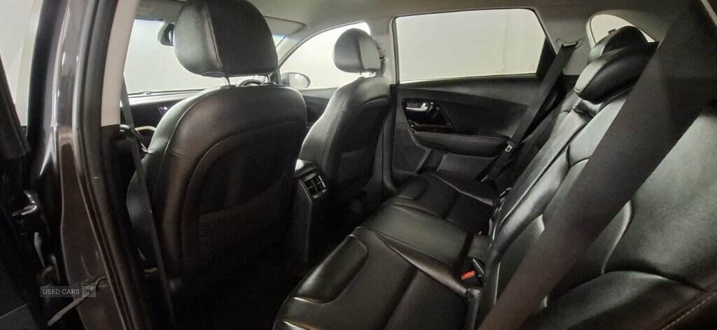 Oct 2019 Kia Niro 1.6 GDi Hybrid 3 5dr DCT