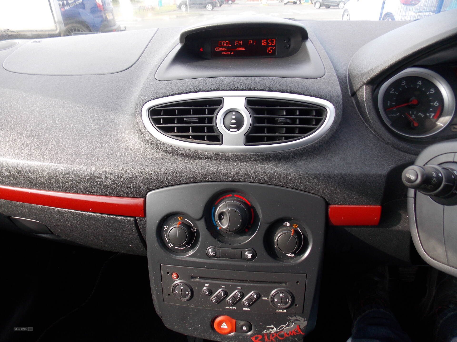 Mar 2008 Renault Clio 1.2 16V Rip Curl 3dr