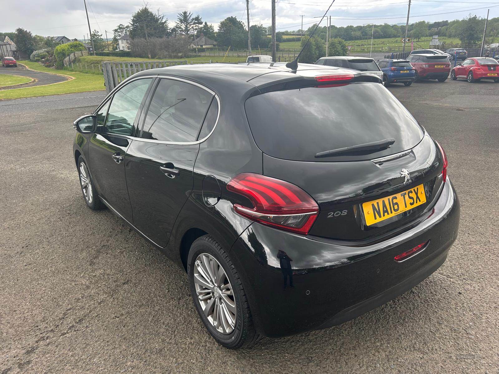 May 2016 Peugeot 208 1.6 BlueHDi 100 Allure 5dr [non Start Stop]
