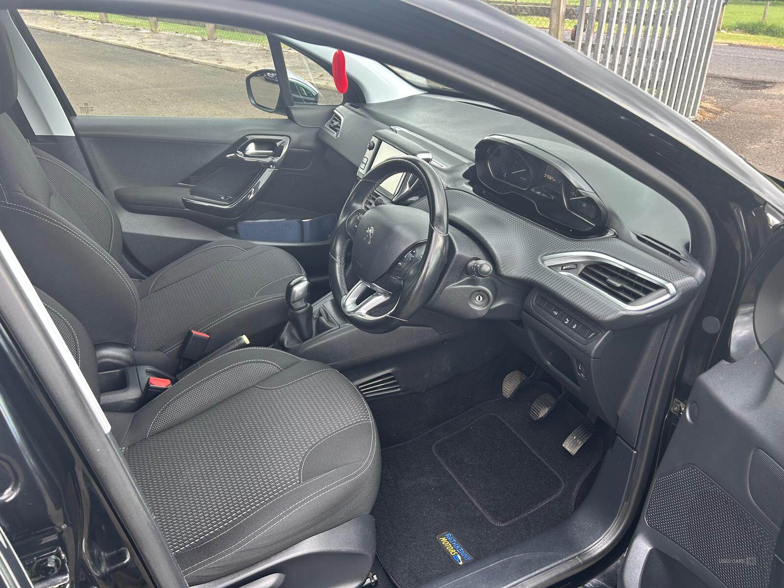 May 2016 Peugeot 208 1.6 BlueHDi 100 Allure 5dr [non Start Stop]