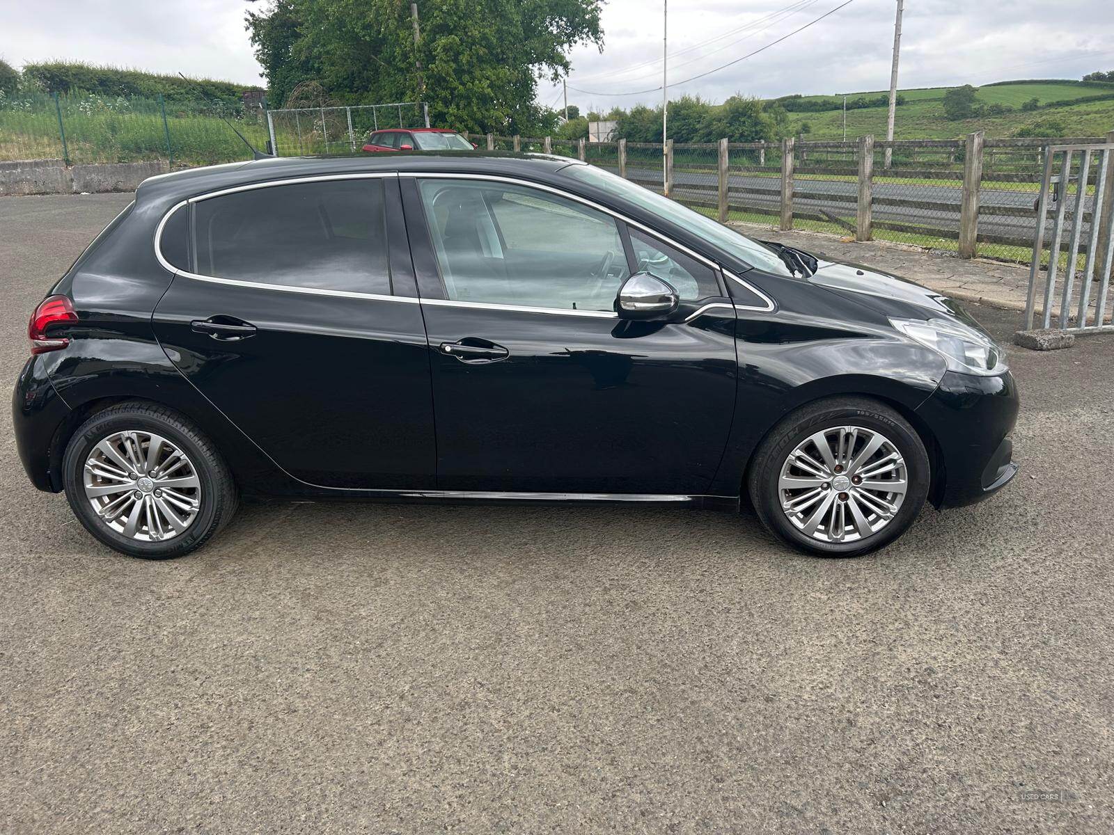 May 2016 Peugeot 208 1.6 BlueHDi 100 Allure 5dr [non Start Stop]