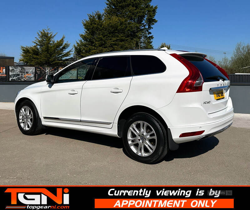May 2015 Volvo XC60 D5 [220] SE Lux Nav 5dr AWD Geartronic
