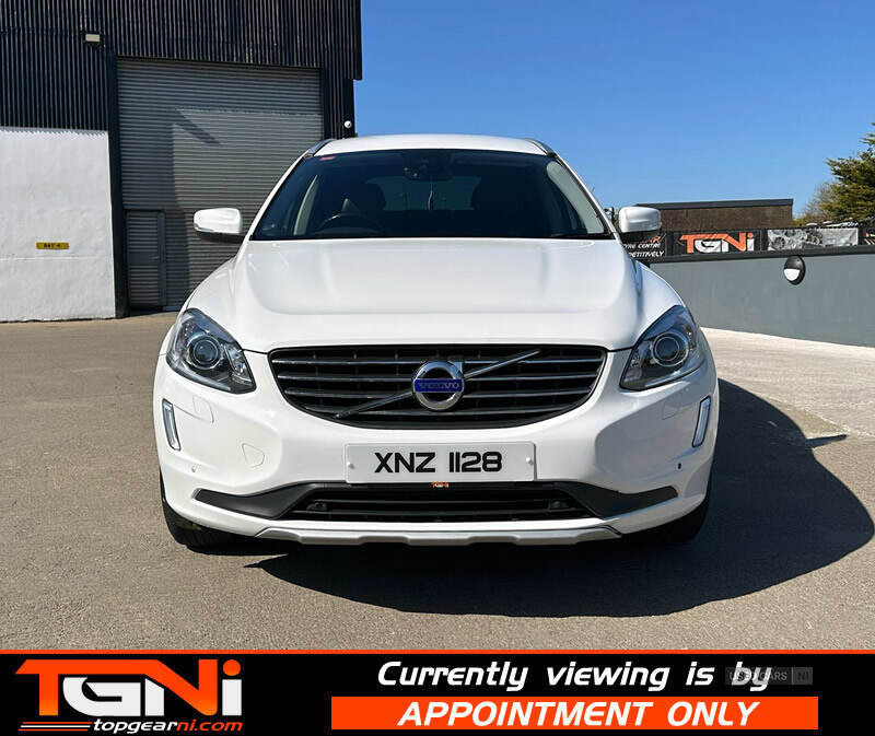 May 2015 Volvo XC60 D5 [220] SE Lux Nav 5dr AWD Geartronic