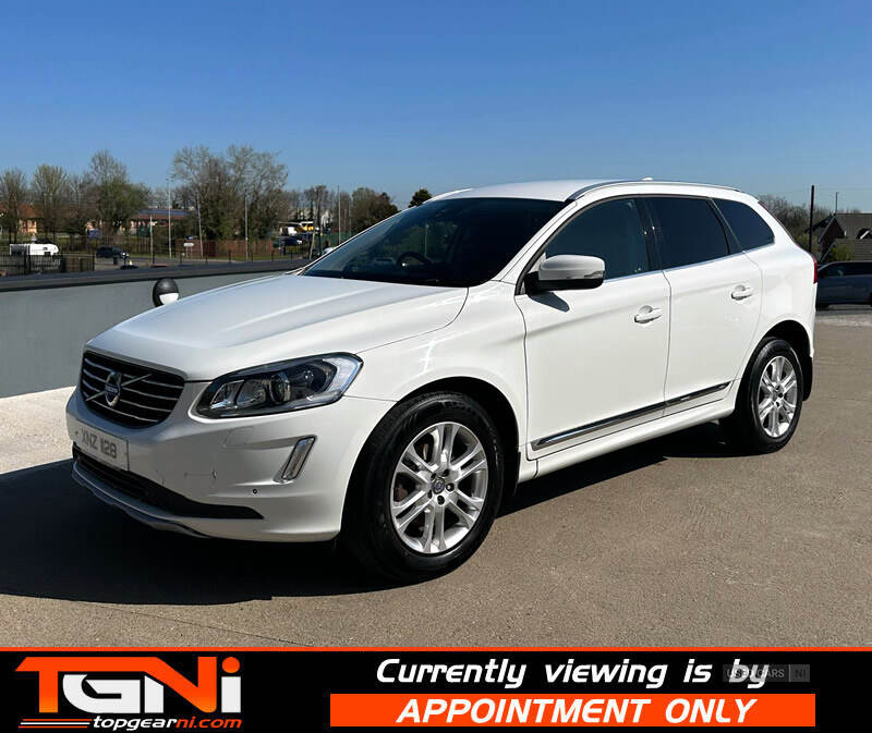 May 2015 Volvo XC60 D5 [220] SE Lux Nav 5dr AWD Geartronic
