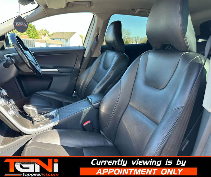 May 2015 Volvo XC60 D5 [220] SE Lux Nav 5dr AWD Geartronic