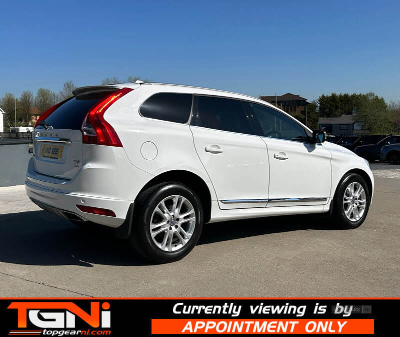 May 2015 Volvo XC60 D5 [220] SE Lux Nav 5dr AWD Geartronic