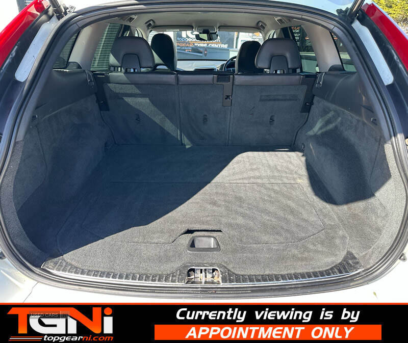May 2015 Volvo XC60 D5 [220] SE Lux Nav 5dr AWD Geartronic