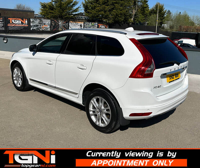 May 2015 Volvo XC60 D5 [220] SE Lux Nav 5dr AWD Geartronic