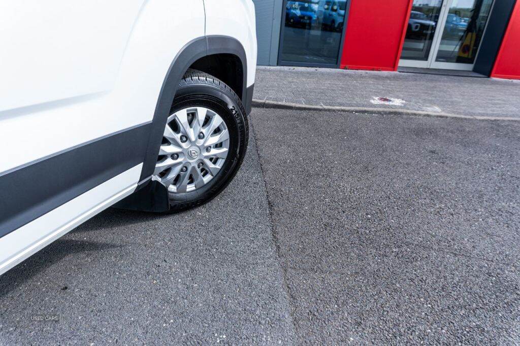 Aug 2024 Maxus Deliver 9 2.0 D20 150 Lux High Roof Van