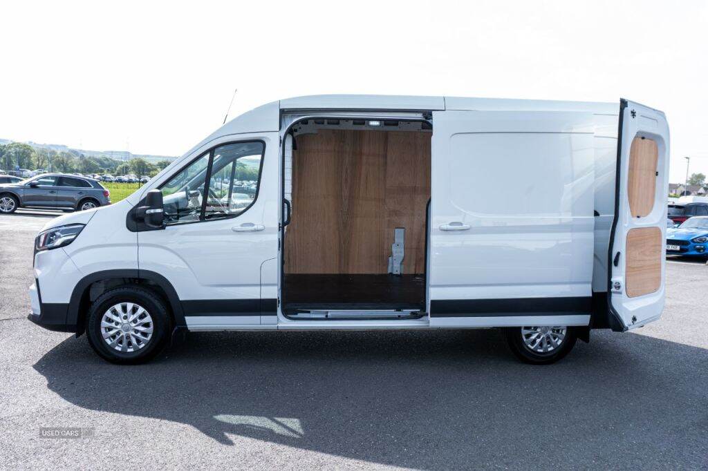Aug 2024 Maxus Deliver 9 2.0 D20 150 Lux High Roof Van