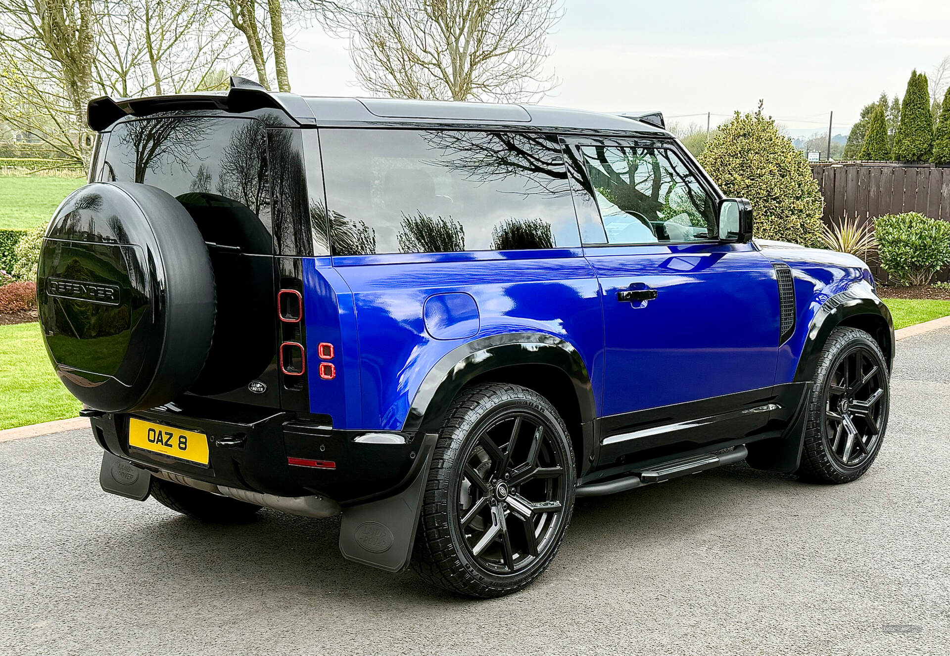 Jan 2024 Land Rover Defender 3.0 D250 X-Dynamic HSE 90 3dr Auto