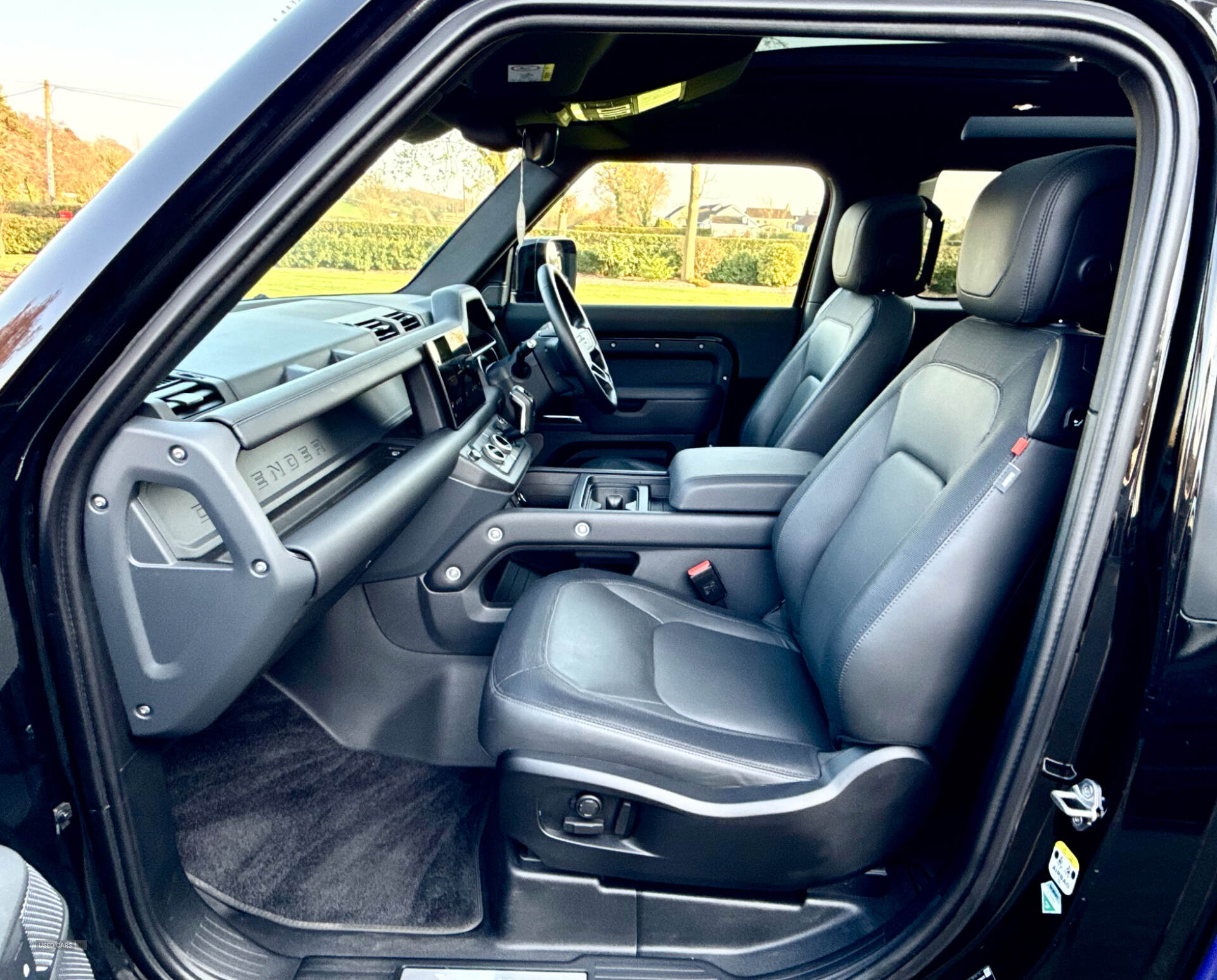 Jan 2024 Land Rover Defender 3.0 D250 X-Dynamic HSE 90 3dr Auto