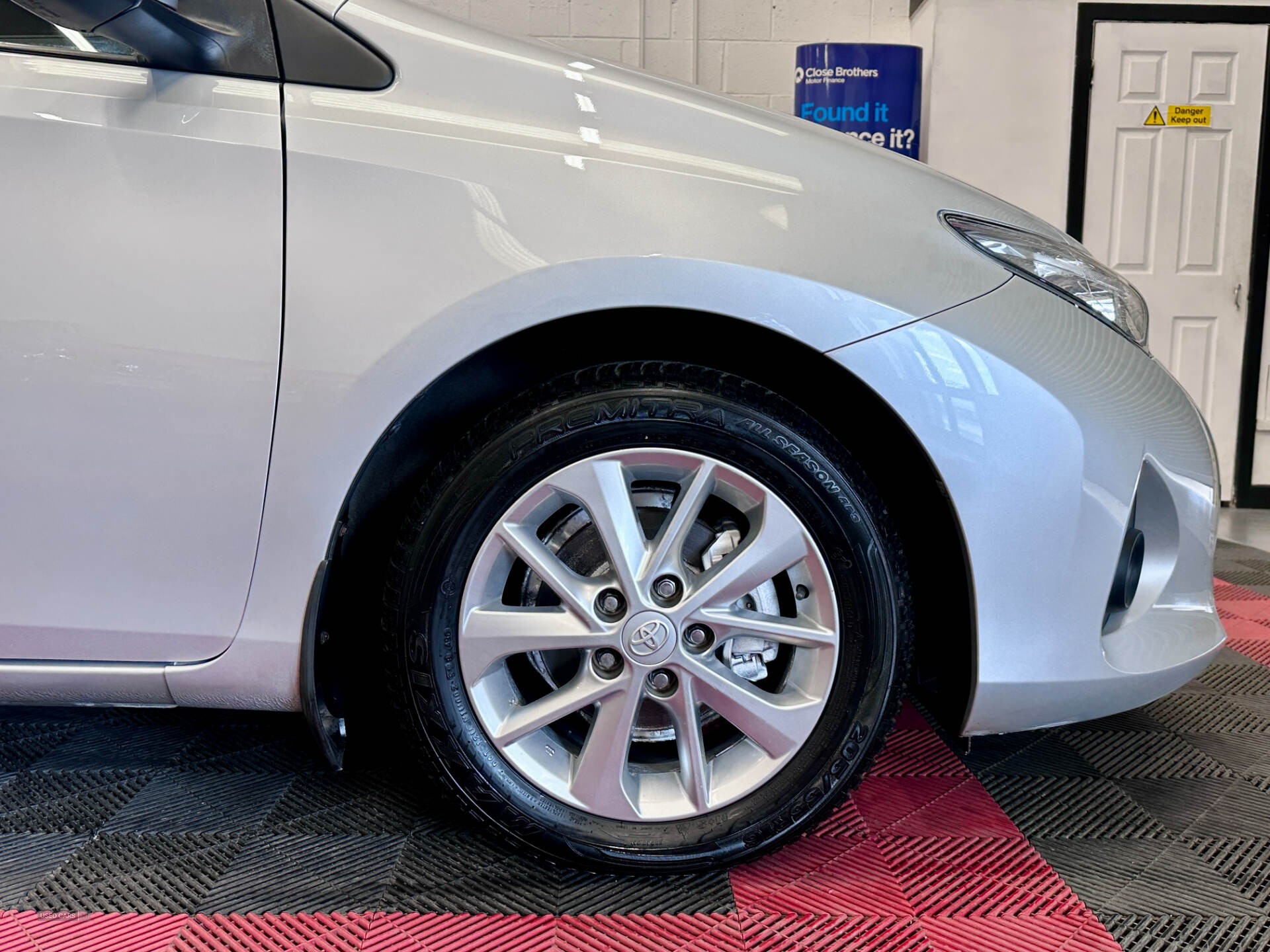 Mar 2014 Toyota Auris 1.4 D-4D Sport 5dr