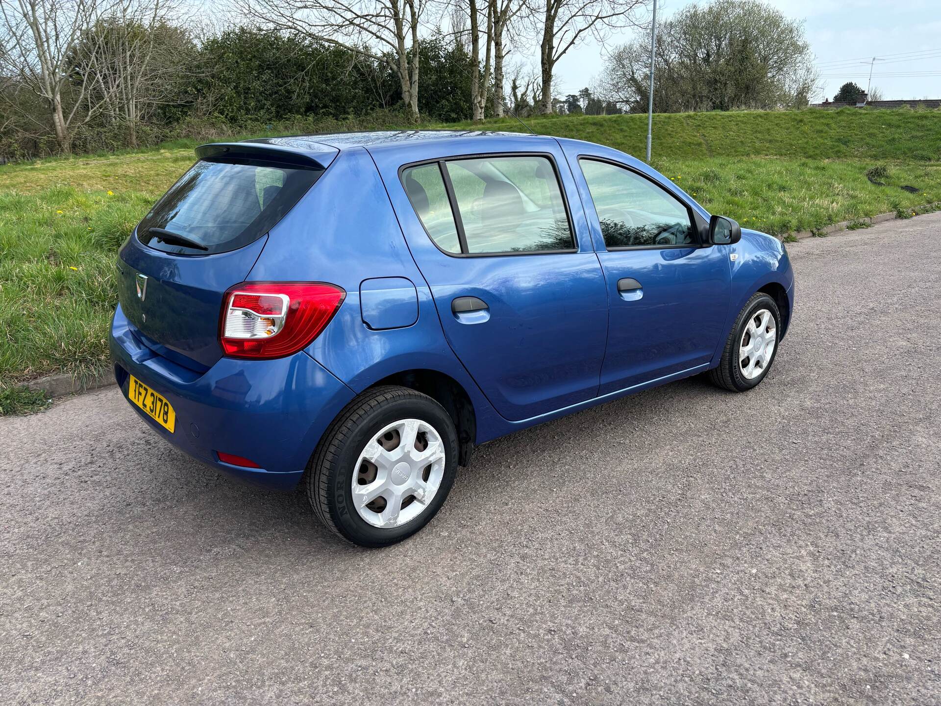 Jun 2014 Dacia Sandero 1.2 16V Ambiance 5dr