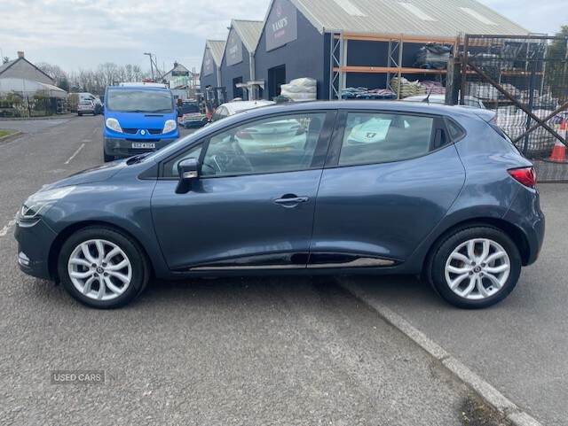 Sep 2017 Renault Clio 1.2 16V Dynamique Nav 5dr