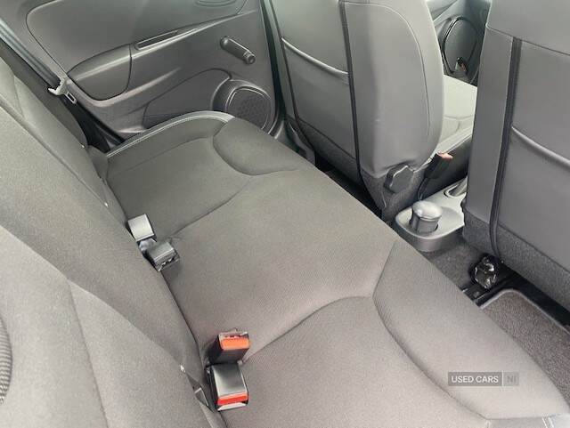 Sep 2017 Renault Clio 1.2 16V Dynamique Nav 5dr