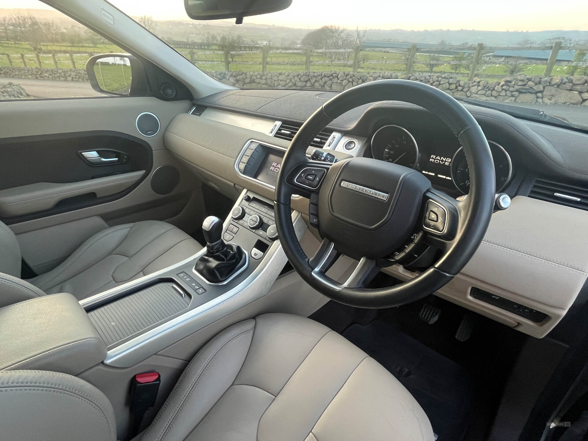 Sep 2013 Land Rover Range Rover Evoque 2.2 SD4 Pure 5dr [Tech Pack]