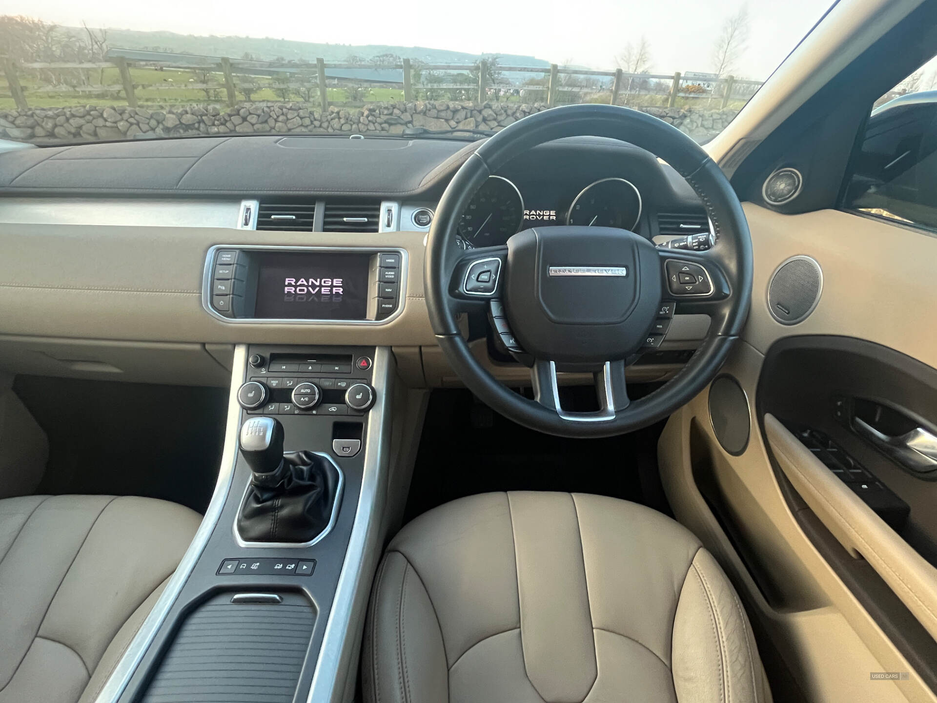 Sep 2013 Land Rover Range Rover Evoque 2.2 SD4 Pure 5dr [Tech Pack]