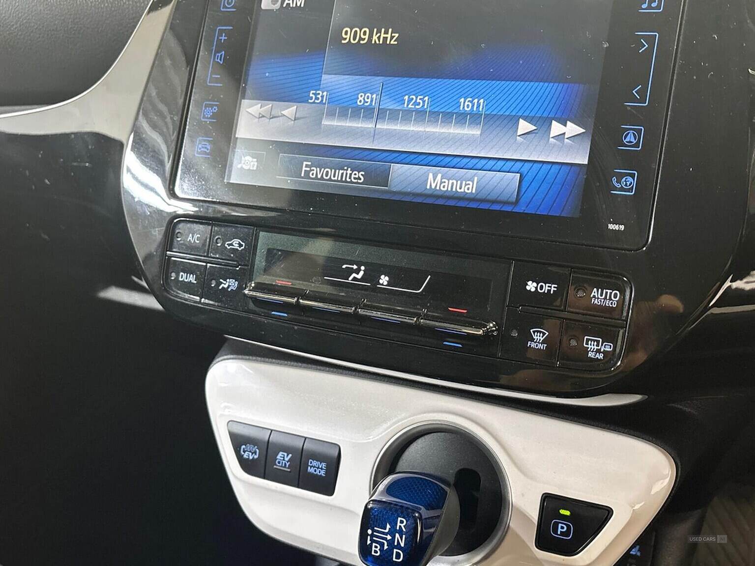 Sep 2018 Toyota Prius 1.8 Vvti Plug-In Business Edition Plus 5Dr Cvt