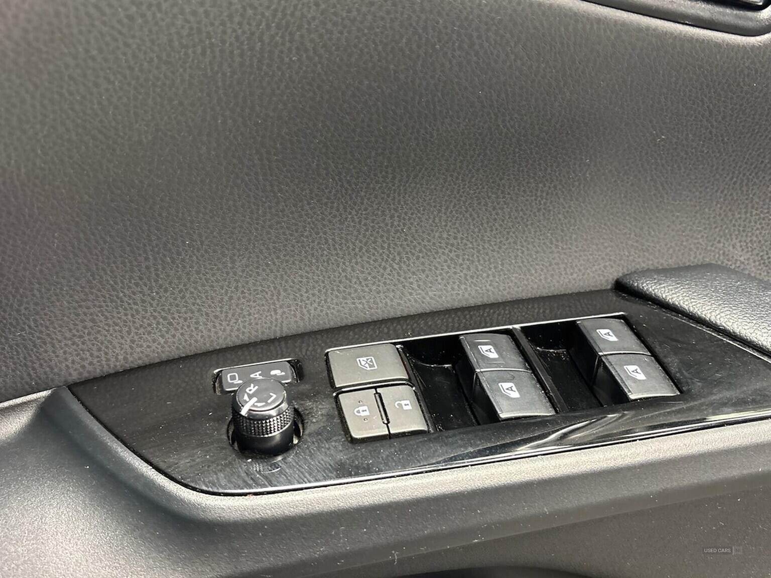 Sep 2018 Toyota Prius 1.8 Vvti Plug-In Business Edition Plus 5Dr Cvt