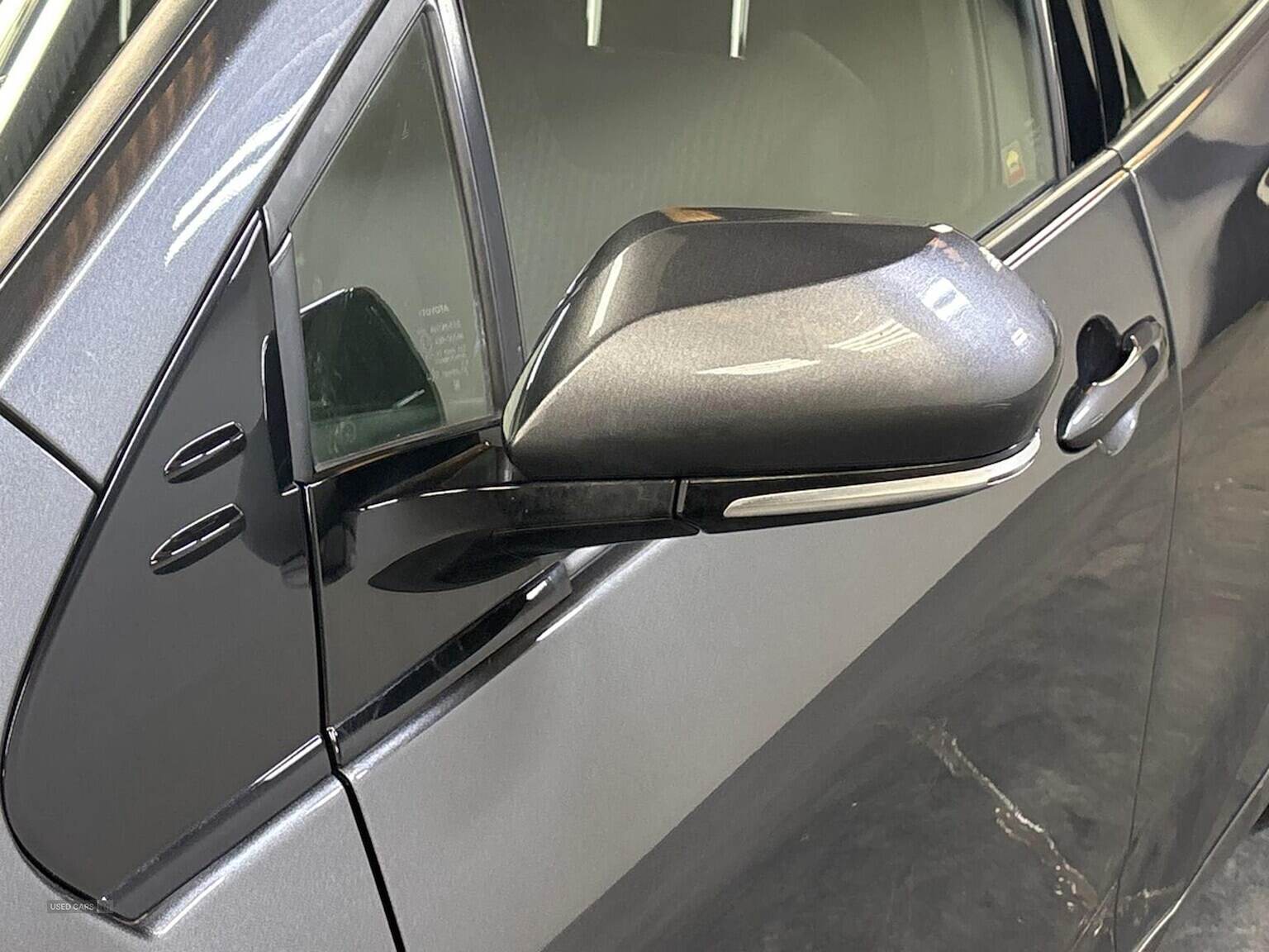 Sep 2018 Toyota Prius 1.8 Vvti Plug-In Business Edition Plus 5Dr Cvt