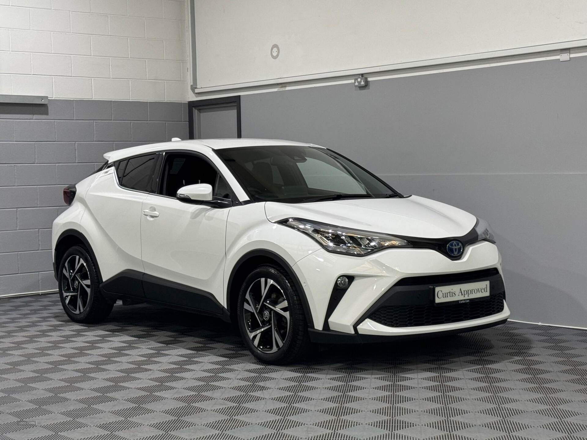 Feb 2023 Toyota C-HR 1.8 Hybrid Design 5dr CVT