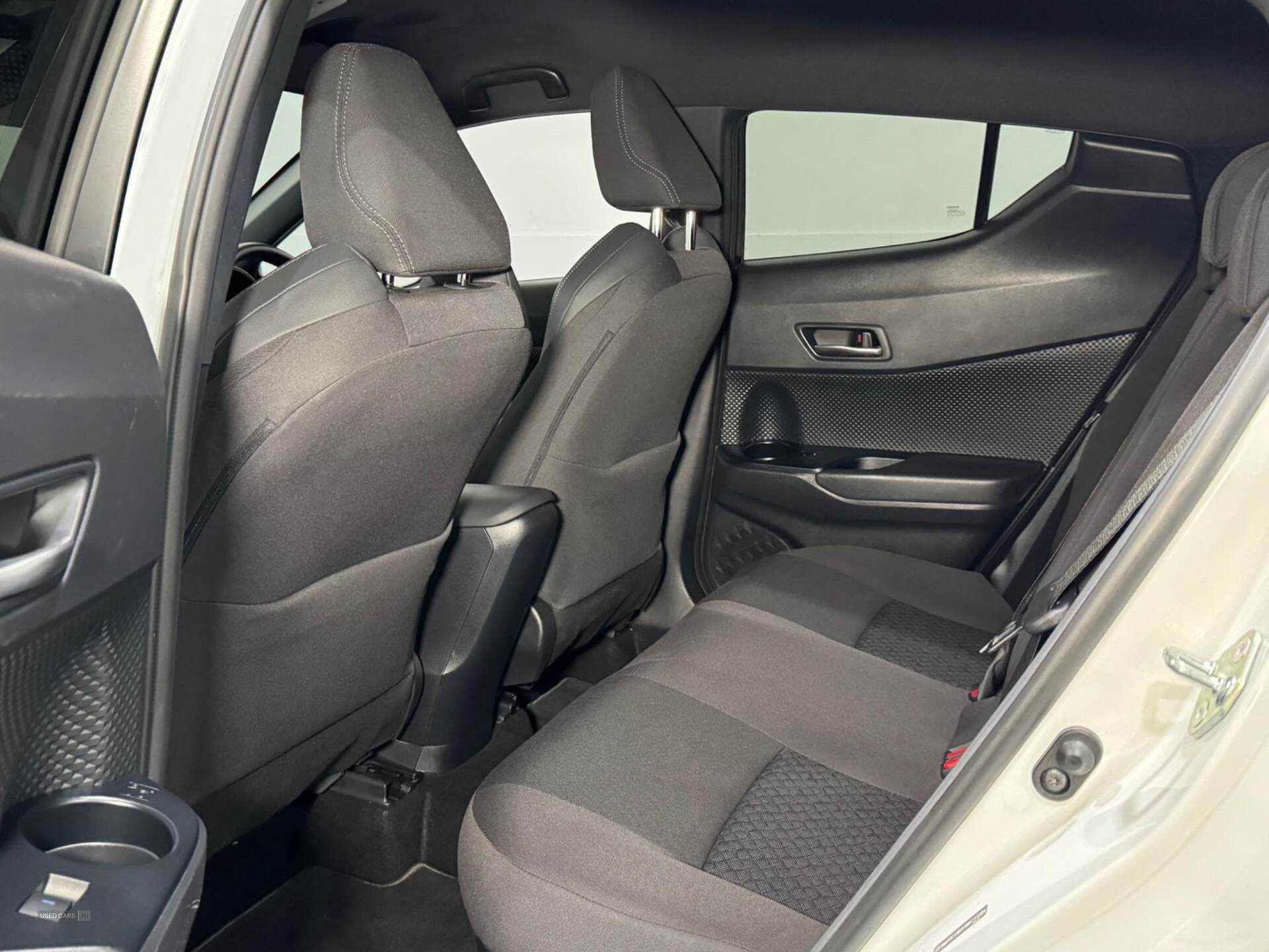 Feb 2023 Toyota C-HR 1.8 Hybrid Design 5dr CVT