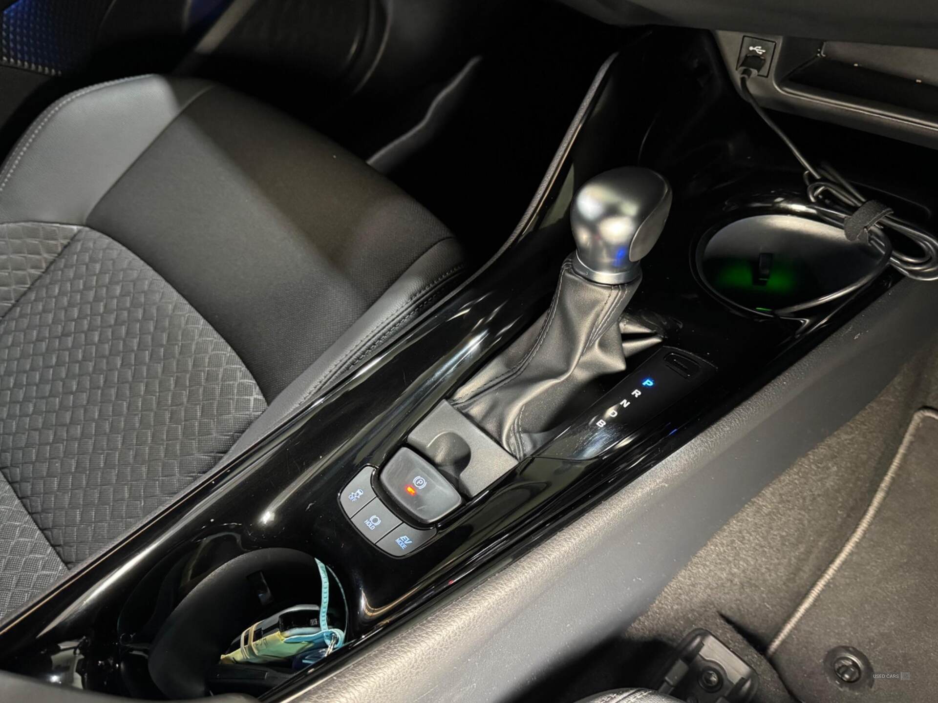 Feb 2023 Toyota C-HR 1.8 Hybrid Design 5dr CVT