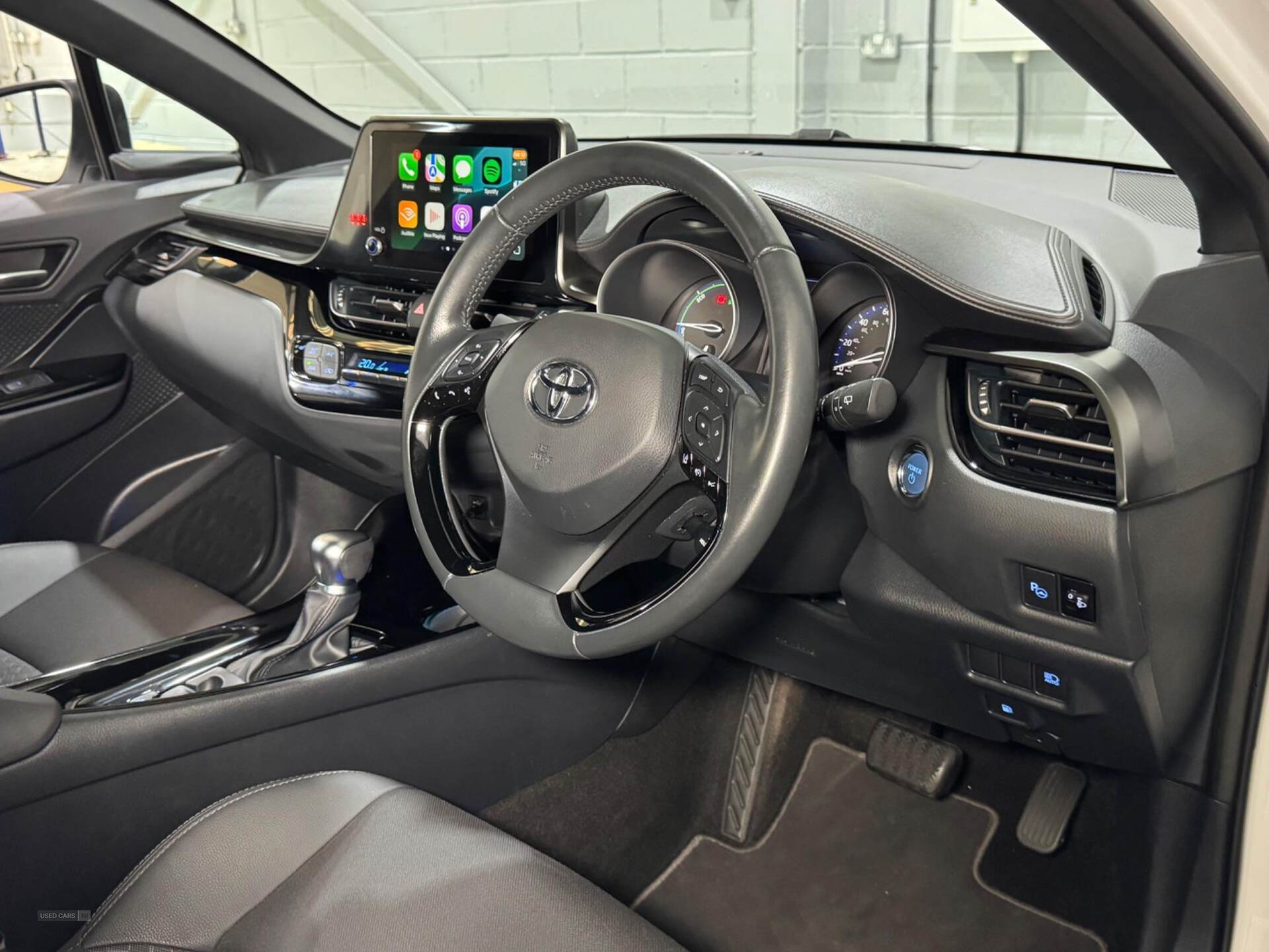 Feb 2023 Toyota C-HR 1.8 Hybrid Design 5dr CVT